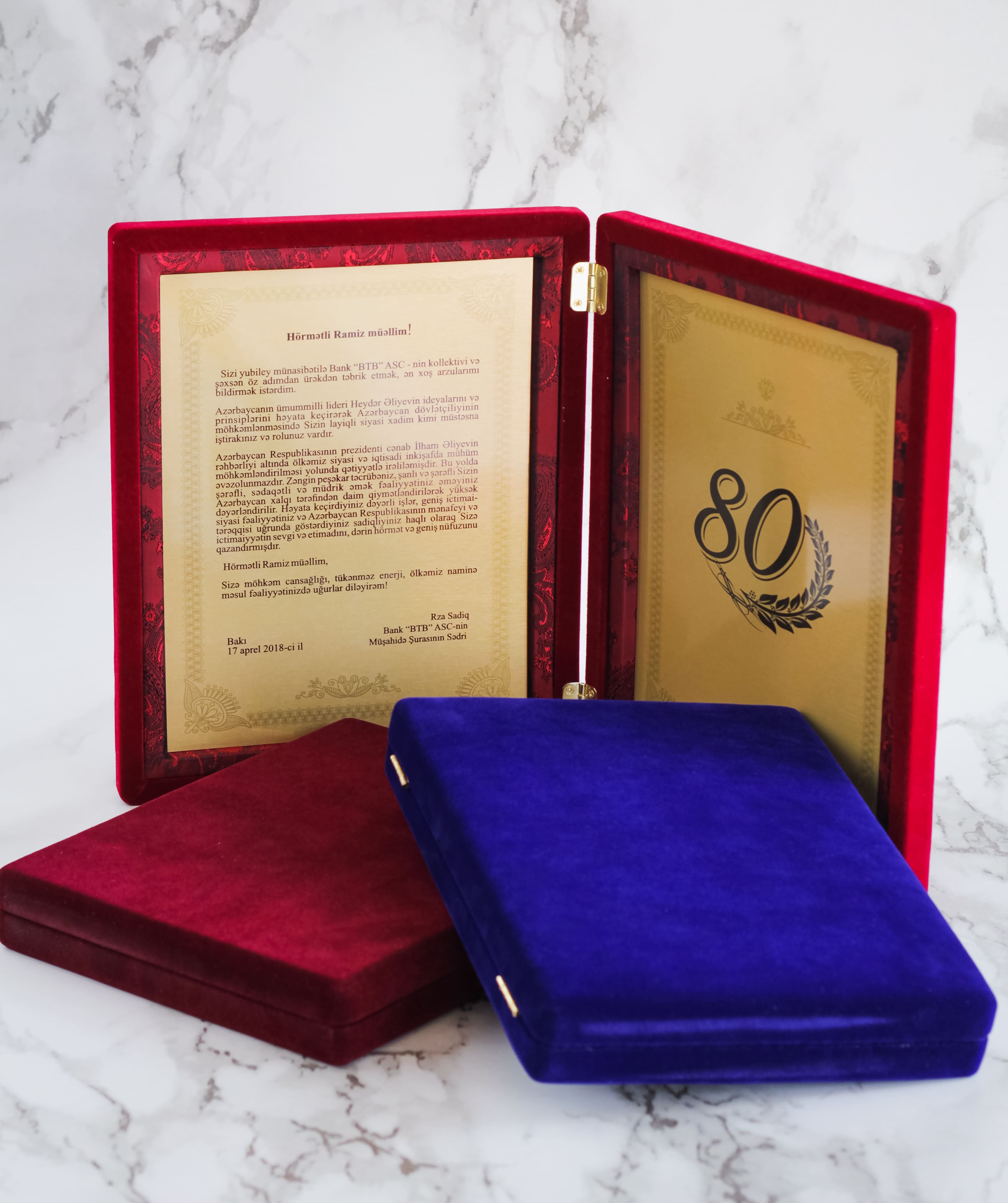 Plaket