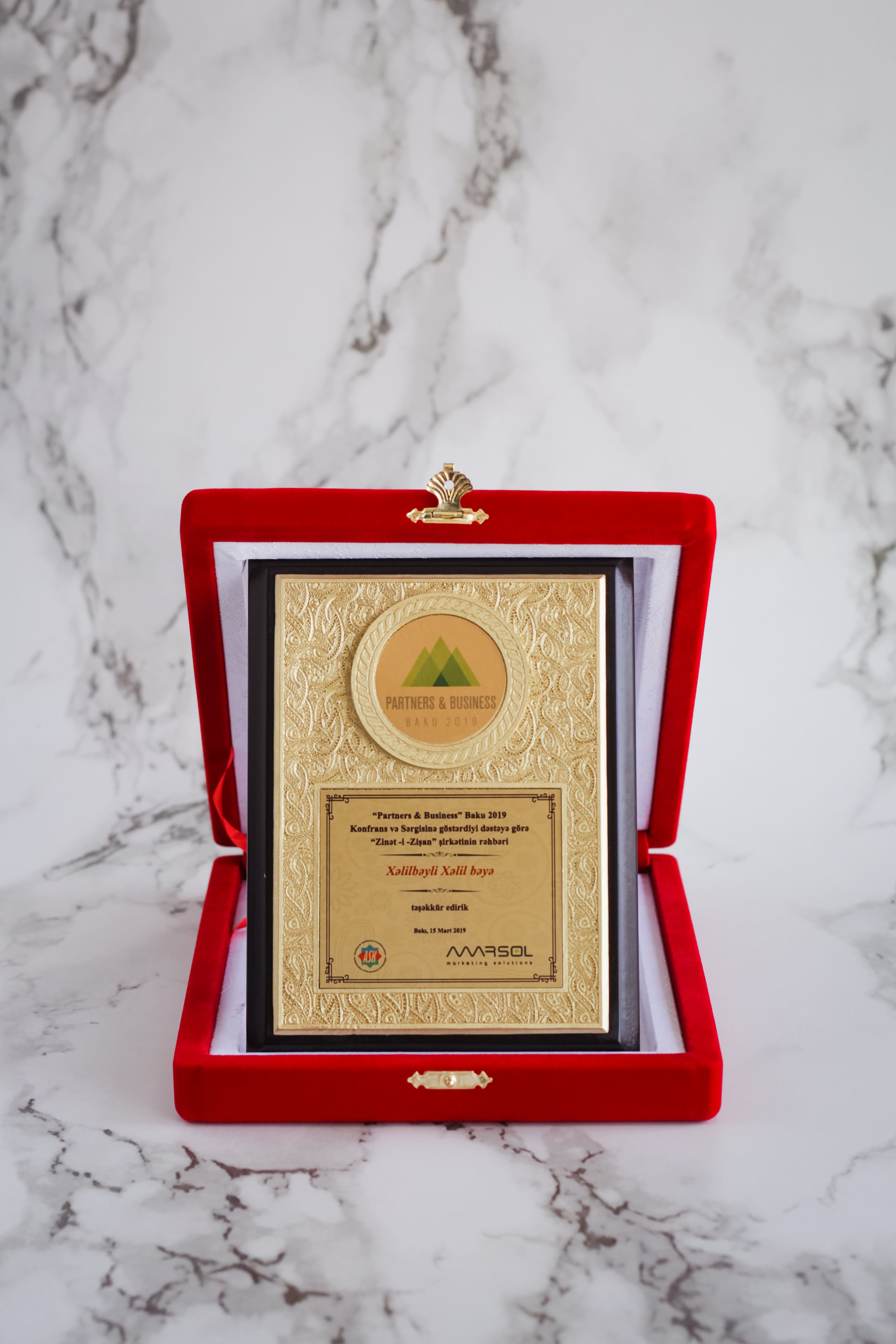 Plaket