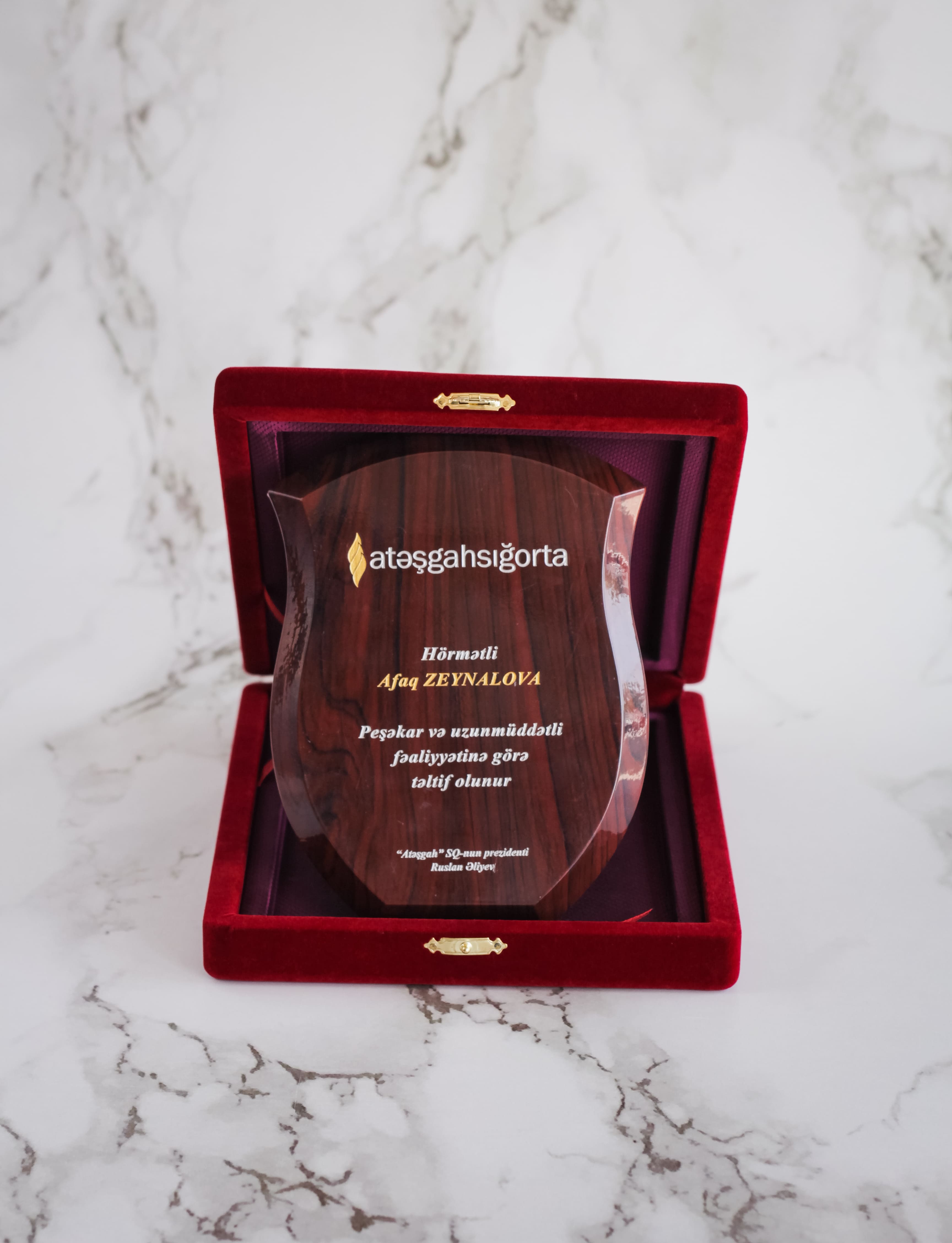 Plaket