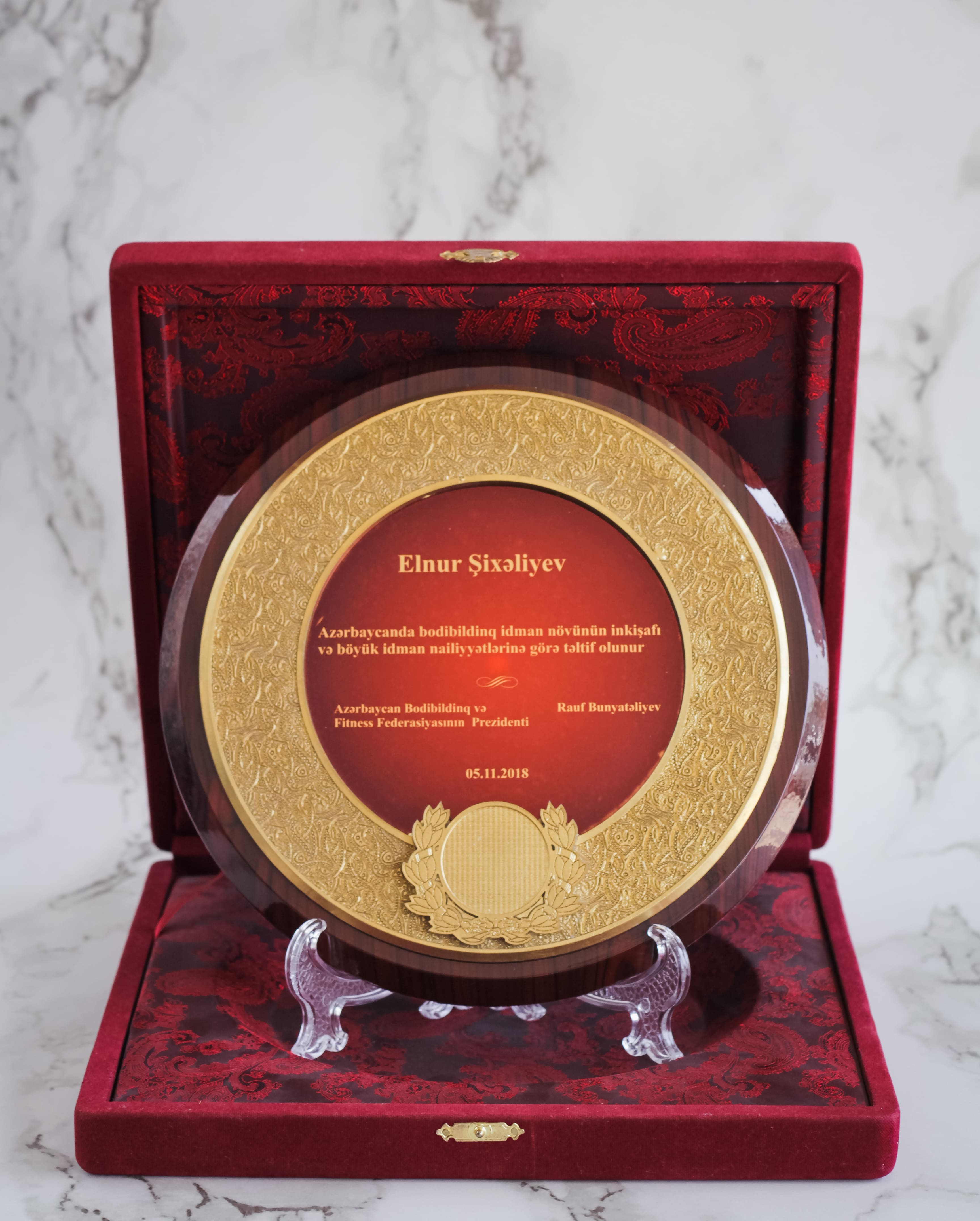 Plaket