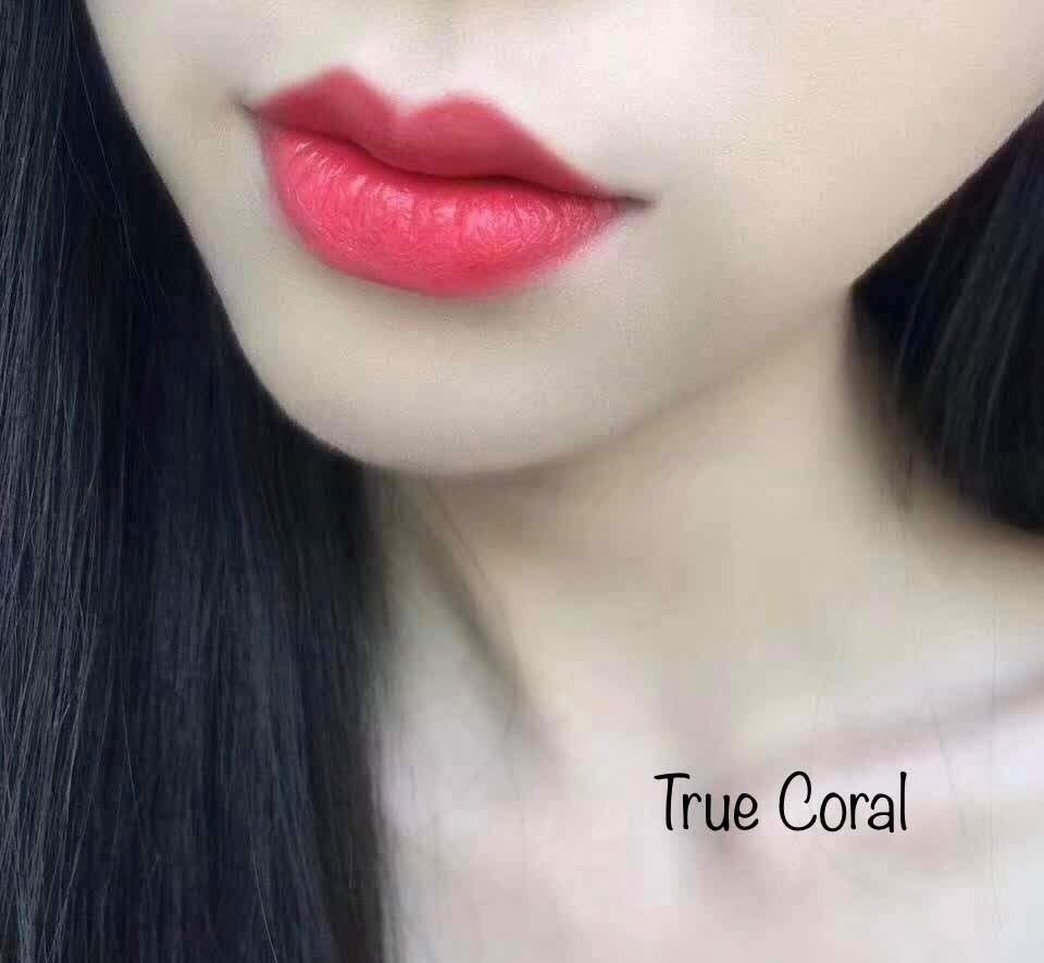 Mau 09 True Coral thuộc dòng Satin, có chất son nhiều dưỡng