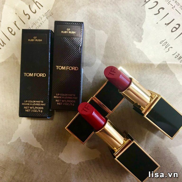 Son TF 07 Ruby Rush có độ lì rất cao, giúp dưỡng môi tốt