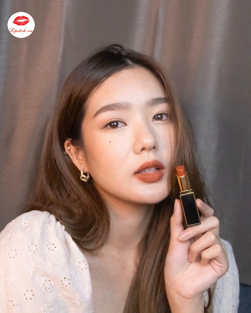Tom Ford 24 Marocain có thể lưu màu lên tới 6 tiếng đồng hồ