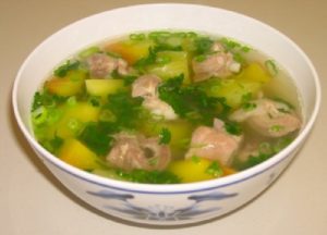 Món ăn lợi sữa - Canh đu đủ xanh nấu sườn non
