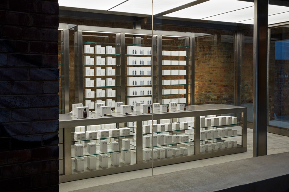 grown alchemist opens first flagship retail lab