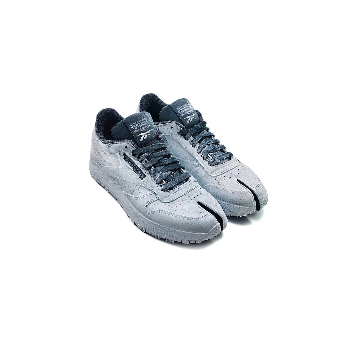 maison-margiela-x-reebok-tabi-bianchetto