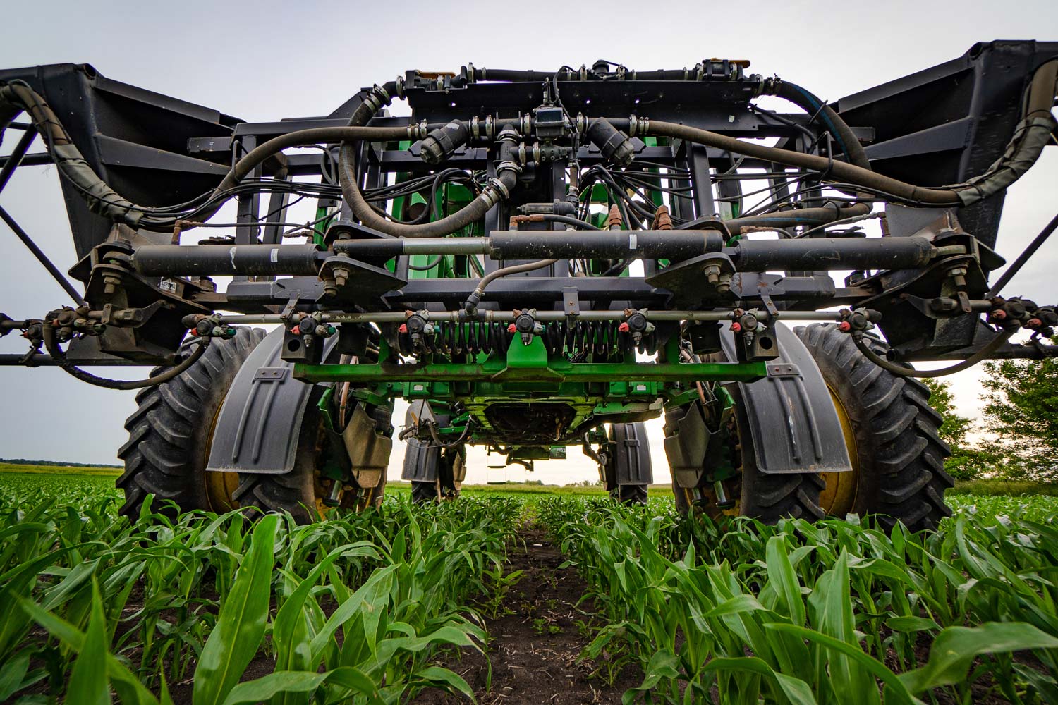 John Deere 4920 self-propelled sprayer with a 380/105R50 sprayer dual kit