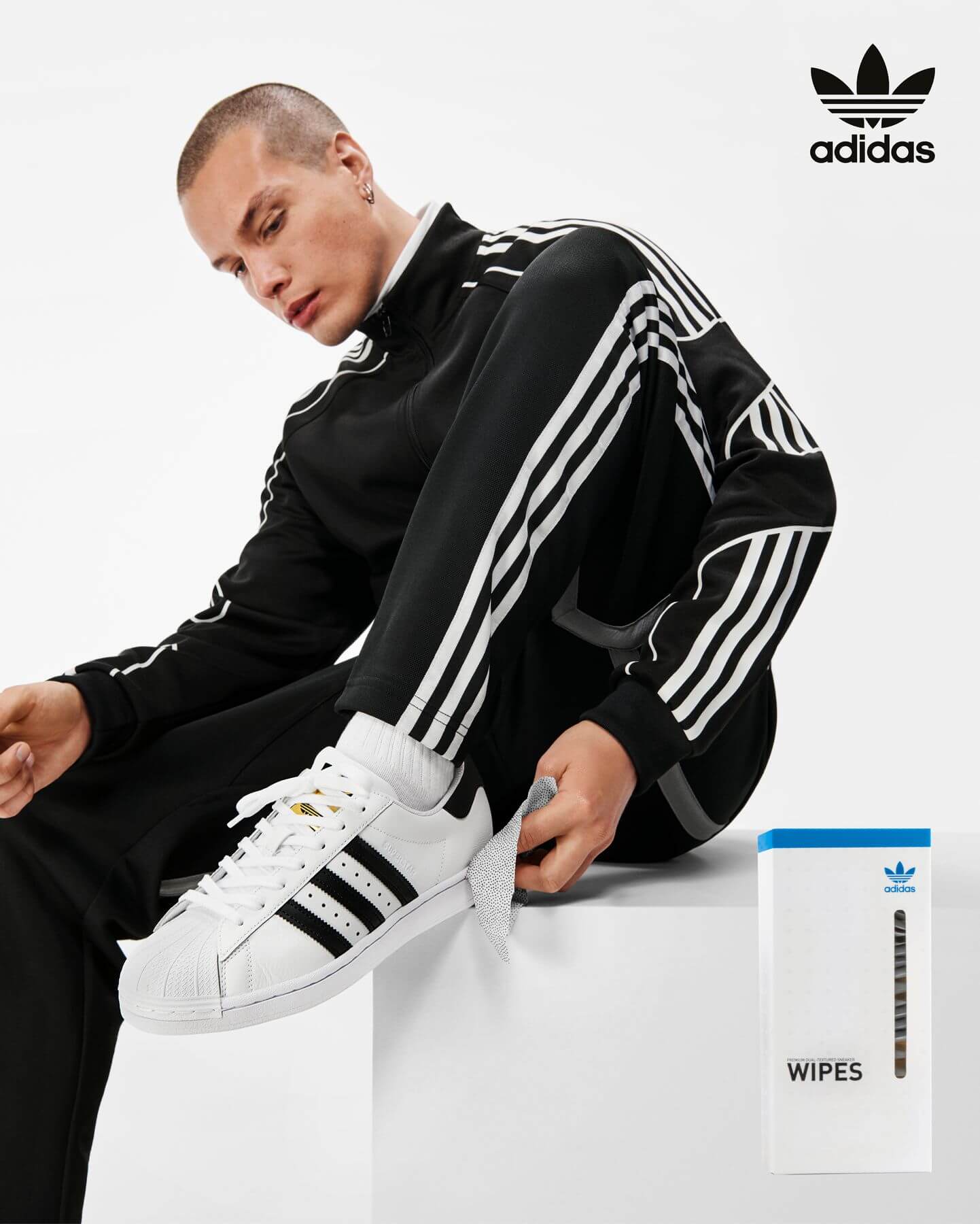 Reinigung des adidas Superstar - adidas Shoe Care - Sneaker Wipes