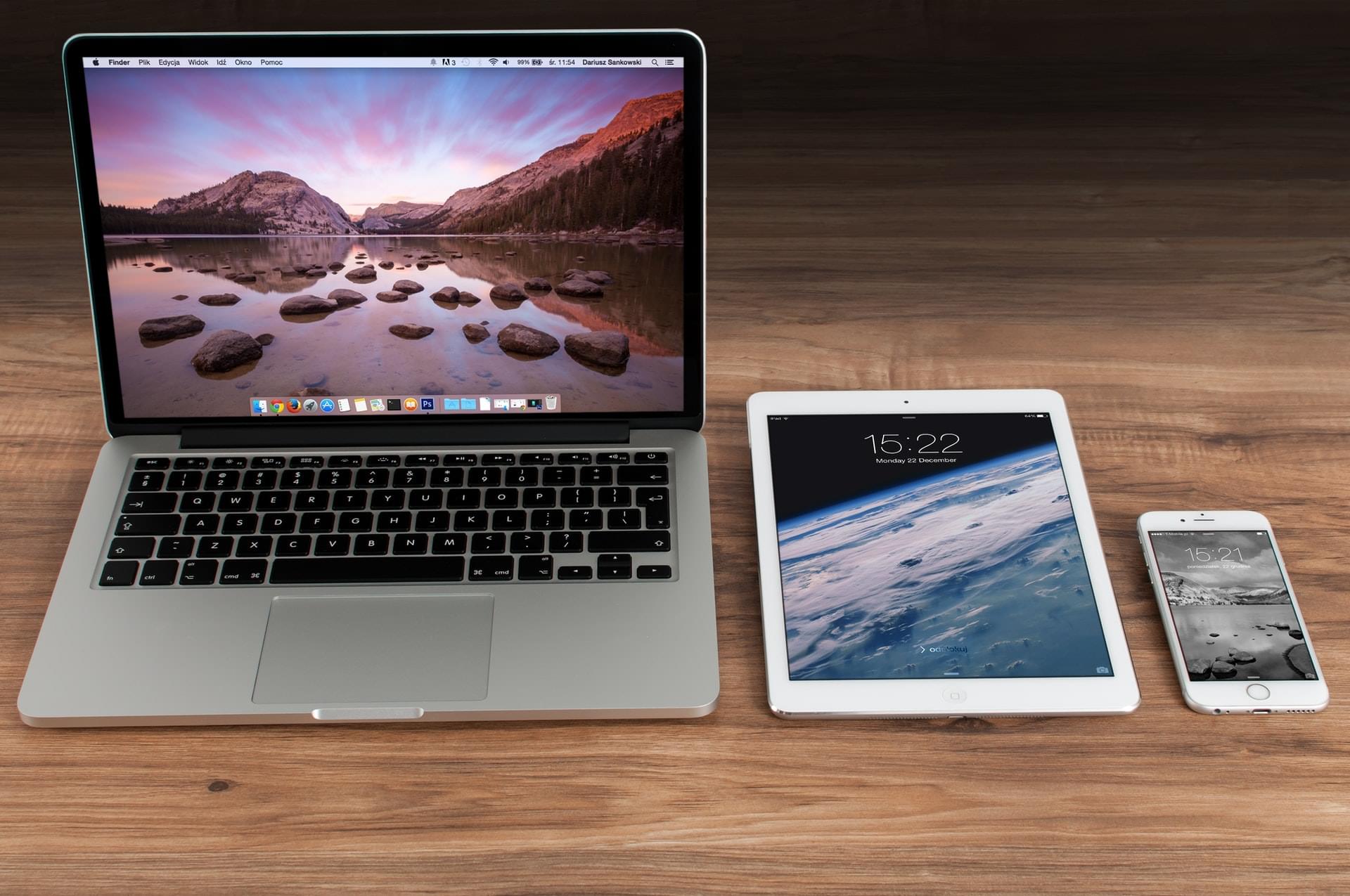 Macbook, iPad und iPhone