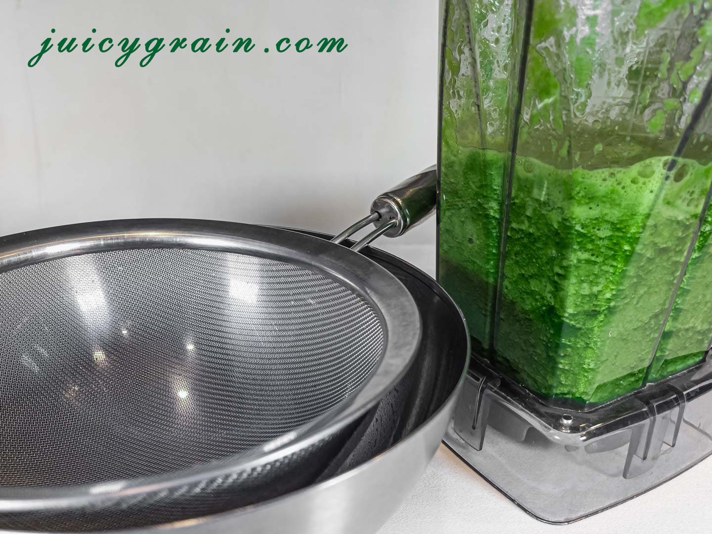 How to juice wheatgrass without a juicer? Juicy Grain