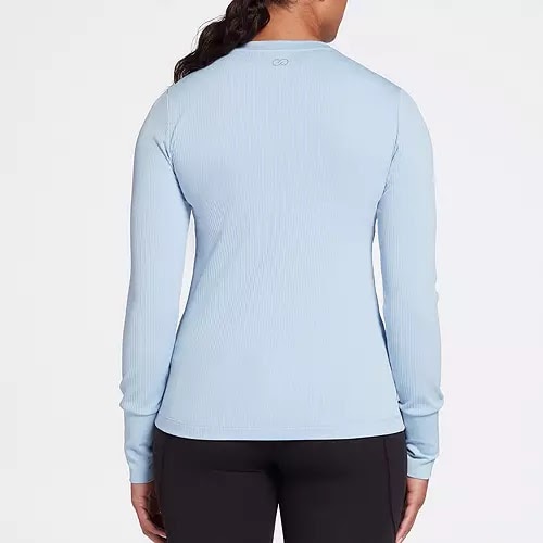 The Best Winter Tennis Apparel for the Game That Never Misses a Season