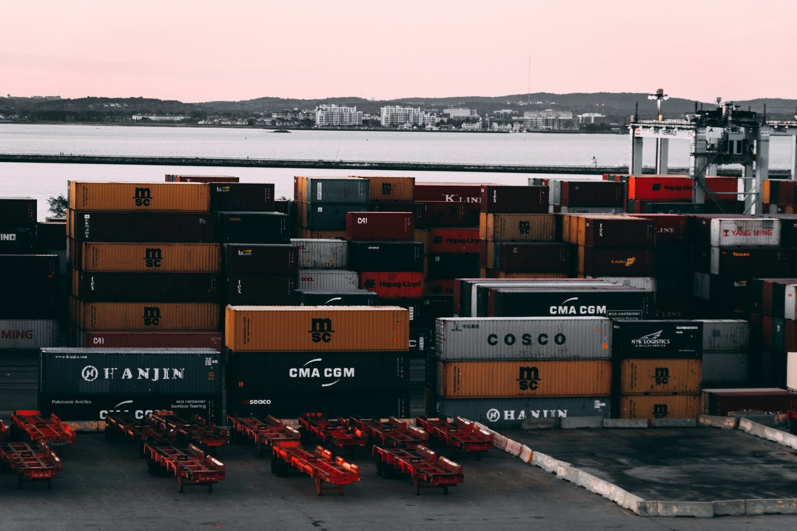 Foto de terminal marítimo - fretes internacionais