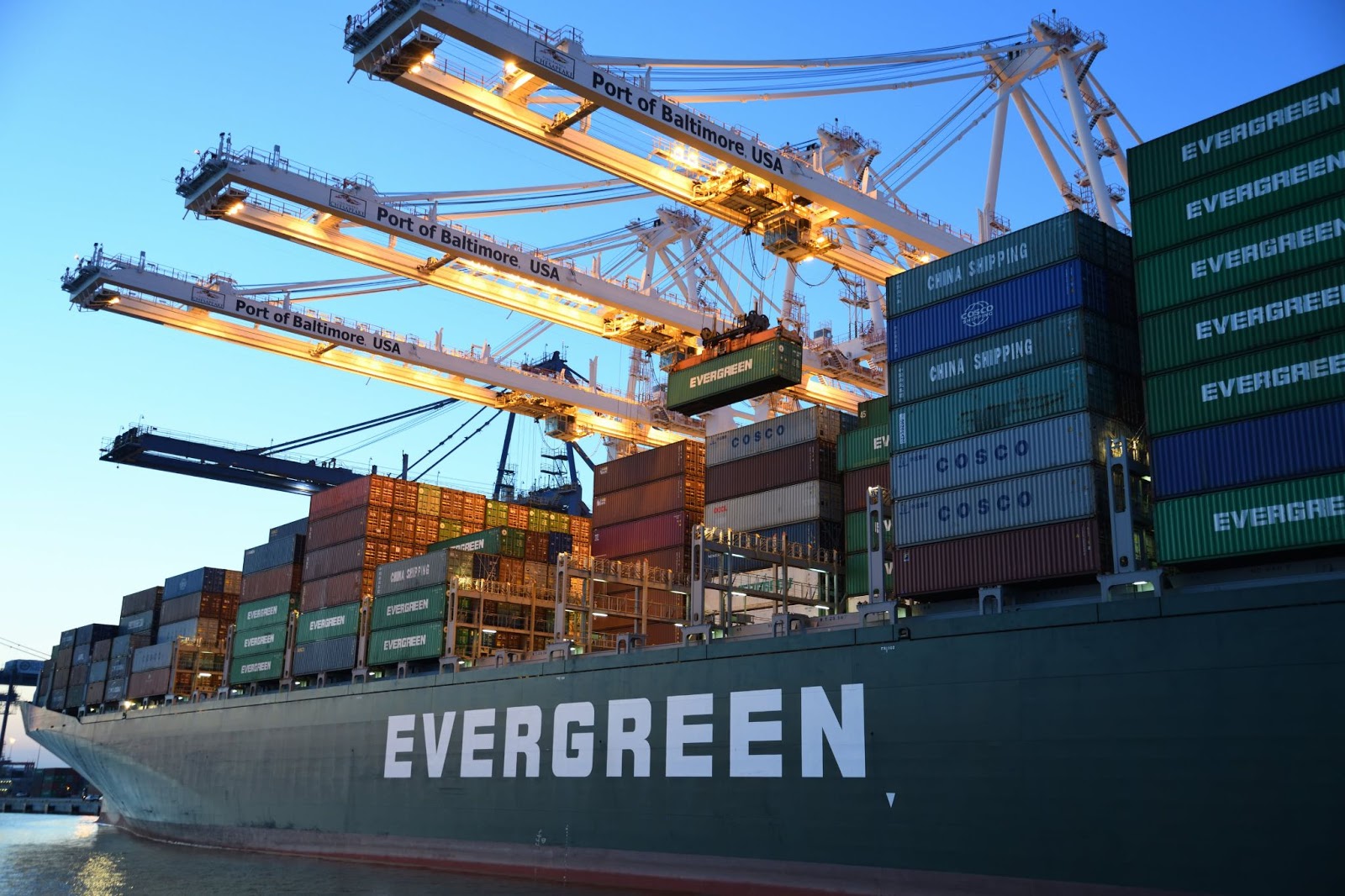 Foto de navio cargueiro do armador Evergreen - Guia sobre fretes internacionais