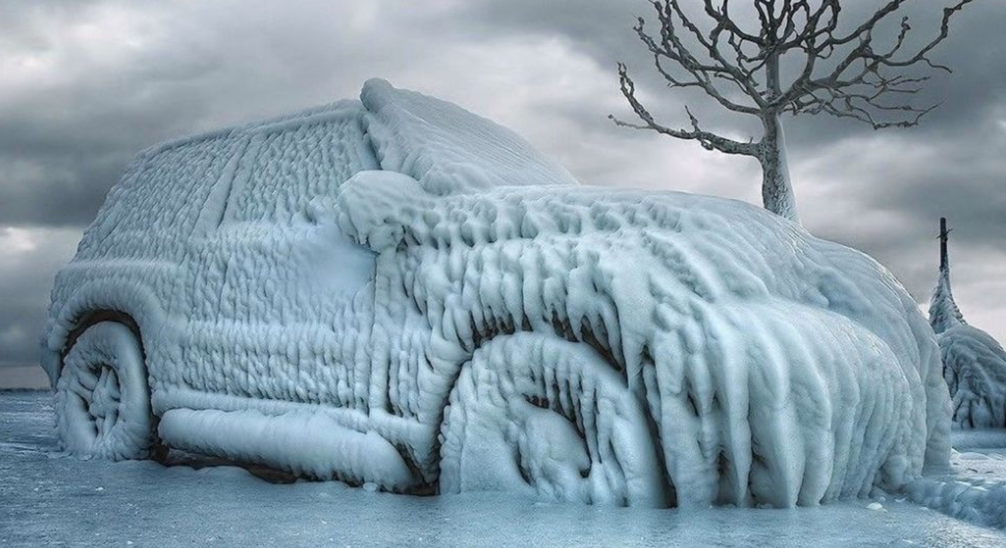 tips rijles in de winter, bevroren auto, auto in de winter.