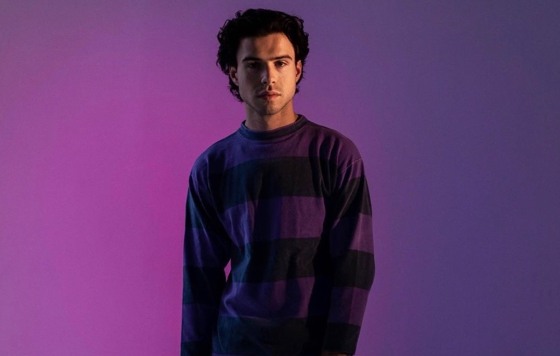 Rence Catches the Lovebug in New Single, "AWOOO!"