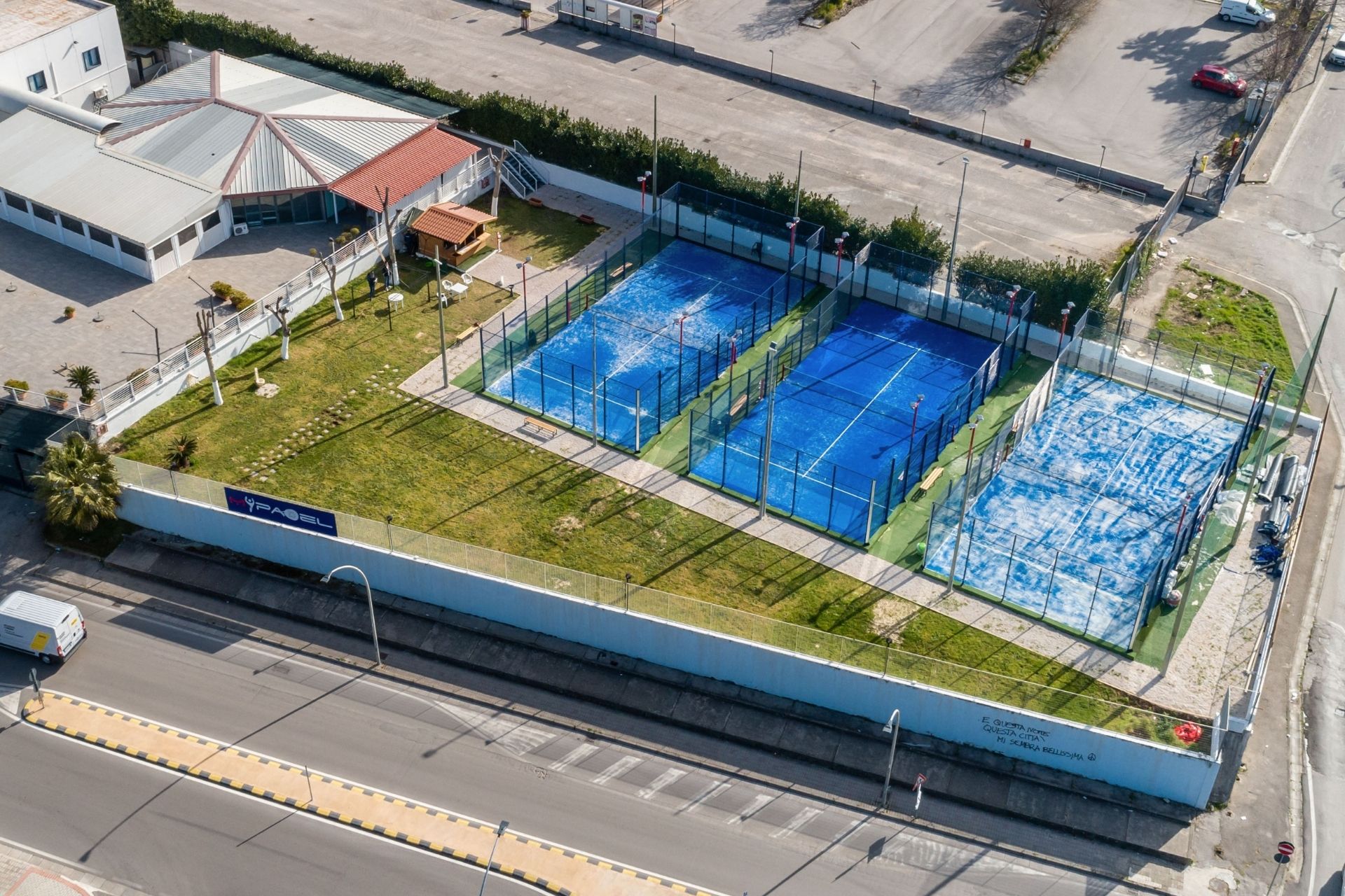 Quanto spazio mi serve per costruire un campo da Padel? Quanto spazio mi serve per costruire un campo da Padel?