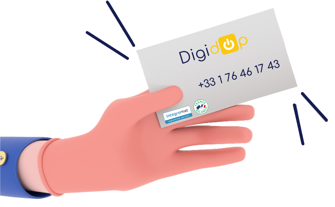 Main tenant une carte de visite digidop avec un logo integromat et france numerique