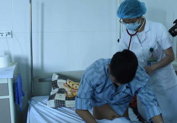 Sán lúc nhúc trong phổi thanh niên 19 tuổi vì món ăn nhiều người Việt thích