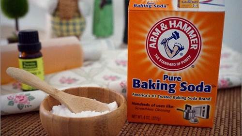 Làm đẹp răng tại nhà bằng baking soda