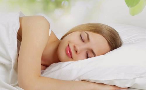 Ngủ sớm và ngủ đủ giấc là cách chăm sóc da hiệu quả