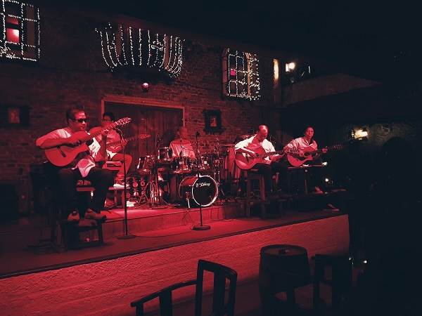 10 quán bar nổi tiếng nhất Sài Gòn