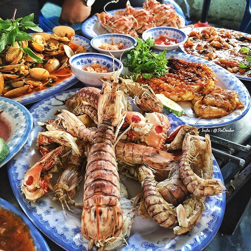 Review Top 10 quán hải sản giá rẻ tại Đà Nẵng không thể không đến
