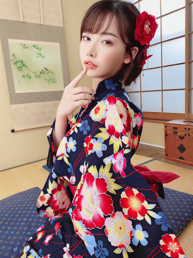 Eimi Fukada kêu ca về việc bị mạo danh Instagram, kêu gọi fan hâm mộ report tài khoản giả - Ảnh 5.