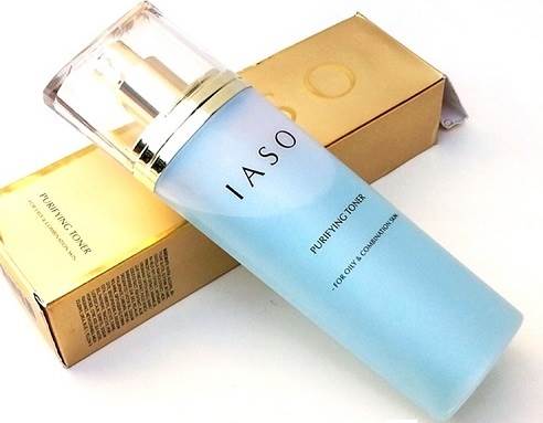 Review top 8 nước hoa hồng chăm sóc da đáng dùng nhất hiện nay