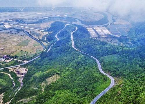 đèo ngang nối liền quảng bình và hà tĩnh
