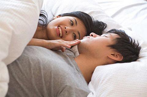Nói gì hay yên lặng khi làm 'chuyện ấy'?