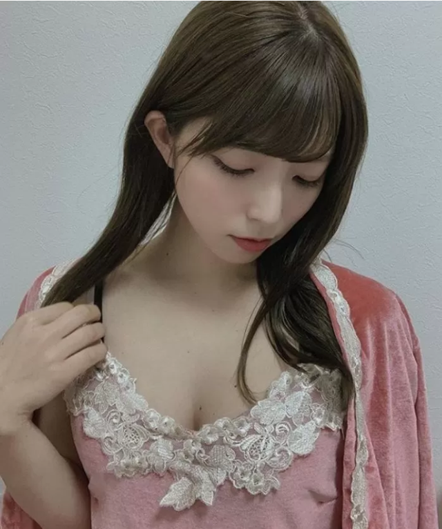 Đang ở đỉnh cao thì bất ngờ giải nghệ, các hot girl AV khiến fan chỉ biết ôm gối, cầu mong thần tượng nhớ nghề mà comeback - Ảnh 4.