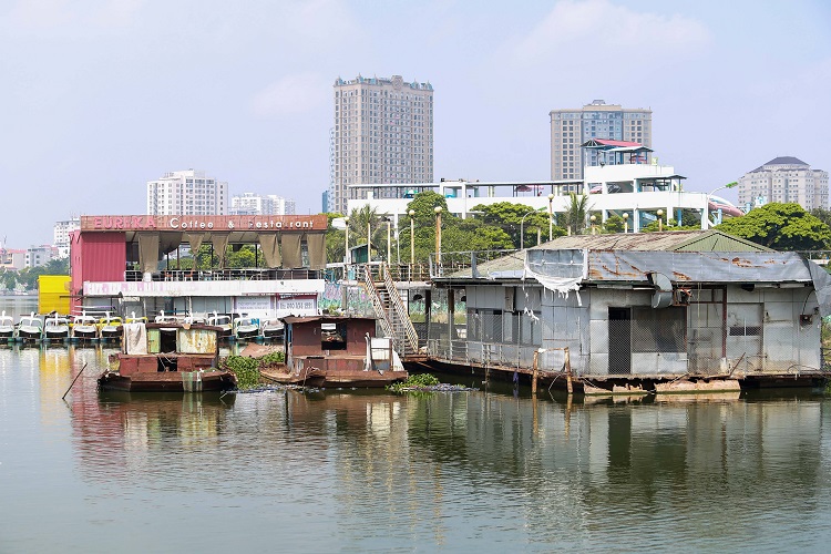 Phá bỏ “nghĩa địa du thuyền” - chốn ăn chơi sầm uất một thời ở Hồ Tây - 1