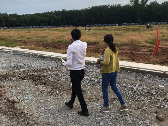 Chủ nhà tiết lộ mánh kiếm cả trăm triệu mỗi phi vụ của “cò đất” - 1