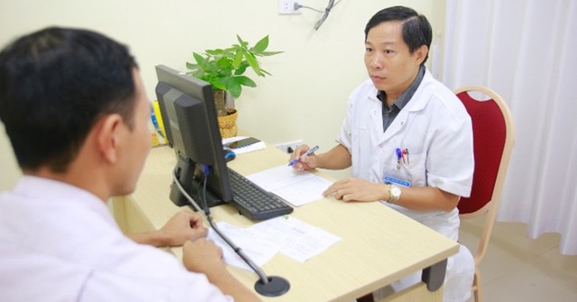Cánh mày râu cần đi khám nam khoa ngay nếu có 3 dấu hiệu này - 2