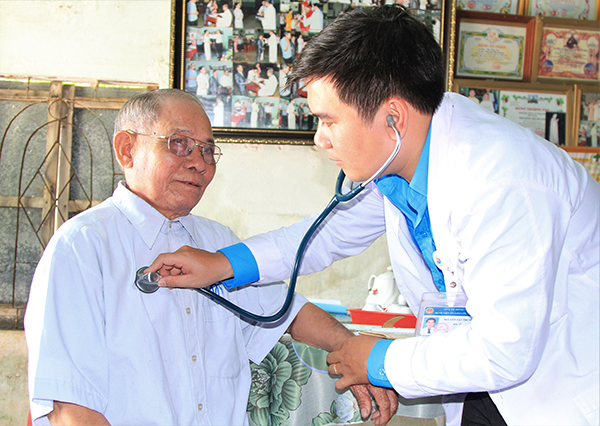 Bệnh trong mùa nắng nóng: Nhìn xa để ngừa gần