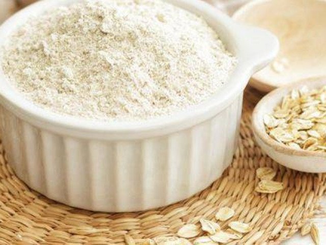 Tranh cãi việc thay bột gạo bằng yến mạch cho con ăn dặm, chuyên gia nói gì về điều này?