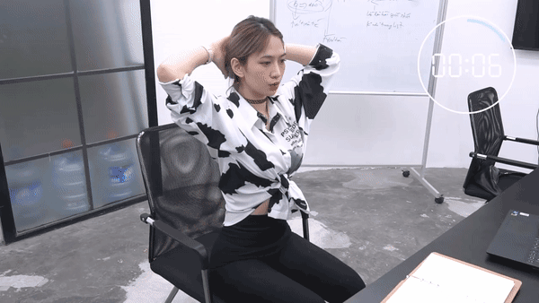 Chỉ với một chiếc ghế tựa, giảm cân chưa bao giờ dễ dàng hơn thế