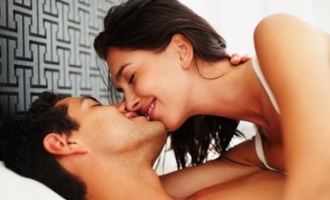 Vợ đỏ mặt khi chồng sững sờ hỏi: 'Em học đâu chiêu này', tưởng cuộc vui 'giã đám' ngờ đâu cuộc hôn nhân tẻ nhạt lại 'rẽ hướng' sau 1 đêm