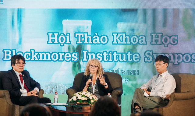 Ngoài chú trọng nghiên cứu, Học Viện Blackmores còn thường xuyên tổ chức những
buổi hội thảo tại nhiều quốc gia với mục đích “Chia sẻ kiến thức – Thay đổi cuộc sống”, nâng cao sức khỏe cộng đồng.