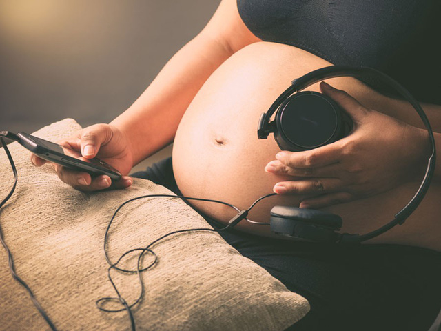 Nên cho trẻ nghe nhạc ngay khi còn trong bụng mẹ