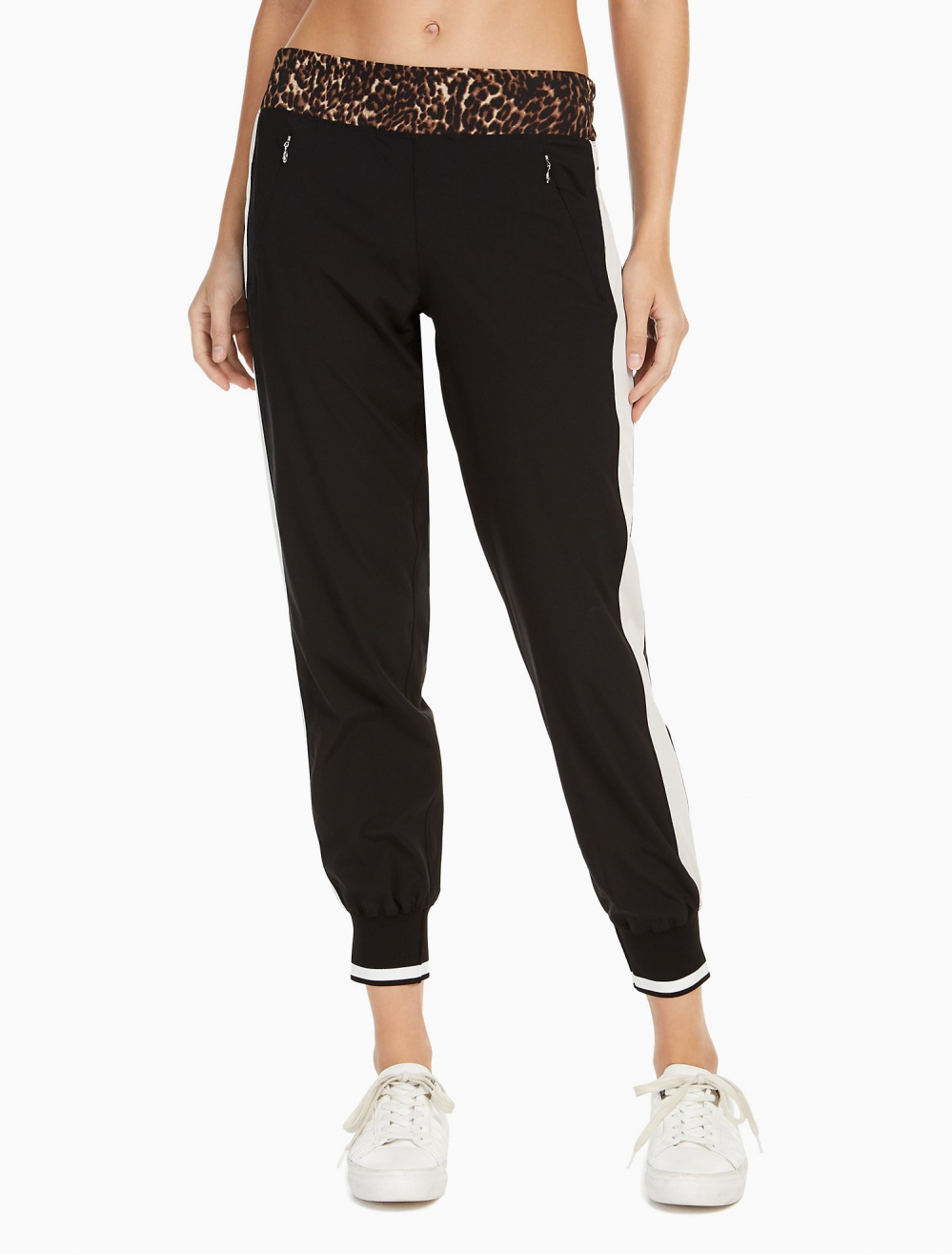 do-tap-yoga-quan-the-thao-Calvin-Klein