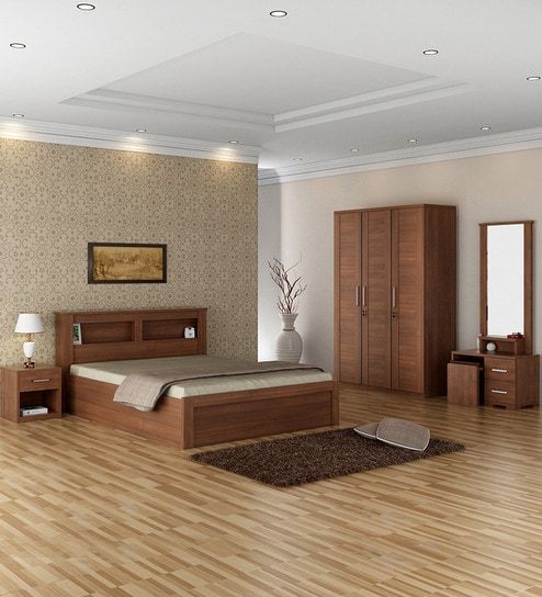 hình ảnh phòng ngủ ông bà đẹp với giường, tủ bằng gỗ, sàn gỗ, ánh sáng đèn vừa đủ