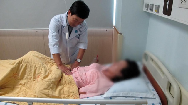 Một nữ sinh viên bị dính bầu dù có sử dụng thuốc ngừa thai điều trị tại Bệnh viện Đại học Y Dược TP HCM