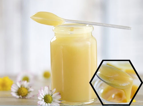đắp mặt nạ sữa ong chúa trị nám tàn nhang hiệu quả
