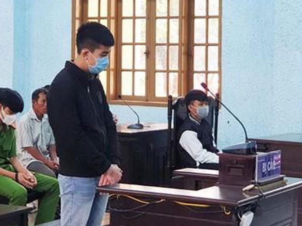 Đâm bạn nhậu trọng thương vì 'bằng tuổi mà xưng anh'