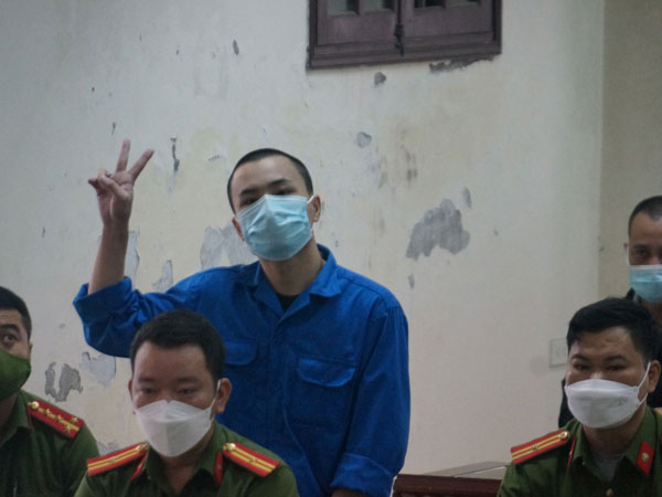 Tiến 'trắng' 'tố' bị vợ chồng Đường 'Nhuệ' lừa, nói dứt tình cạn nghĩa với bố mẹ nuôi ngay tại tòa và tự nhận 20 năm tù - 1