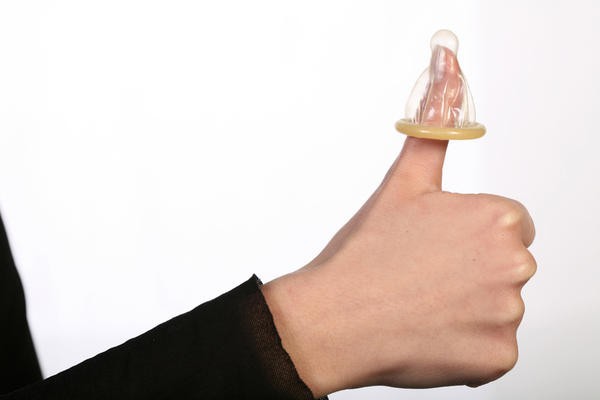 Khuyến cáo: Những ai có quan hệ tình dục không bao giờ được làm việc này với bao cao su nếu không sẽ rất nguy hiểm - 2