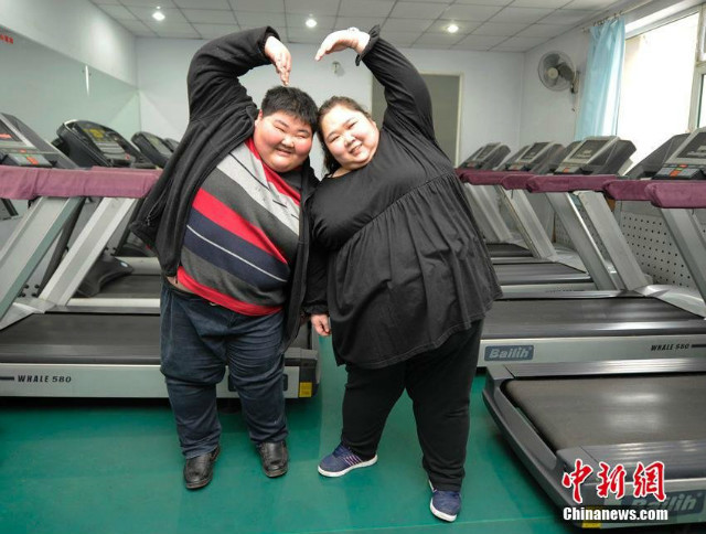 Gặp lại cặp đôi 5 năm không thể 'yêu' vì quá béo