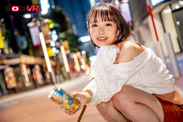 Mỹ nhân 18+ hé lộ thu nhập khổng lồ trên sóng, mỗi tháng nhận lương 350 triệu đồng - Ảnh 2.