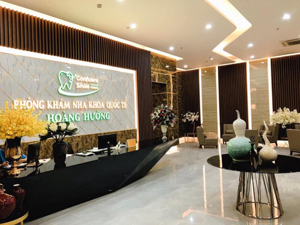 Làm răng sứ đẹp ở Nha khoa Quốc tế Hoàng Hường